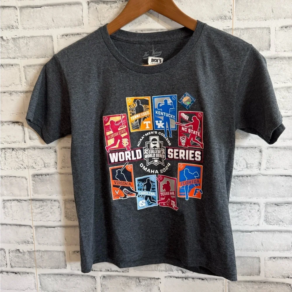 NWT! Boy’s youth sized NCAA World Series gray graphic t-shirt Small